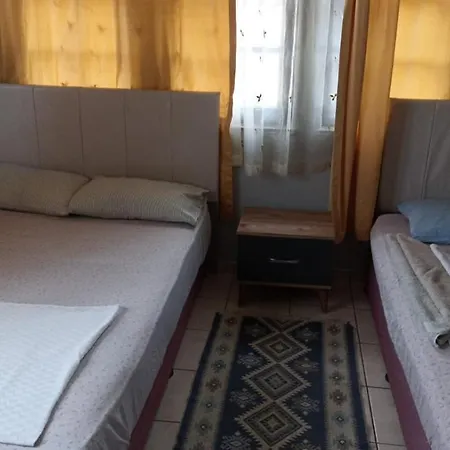 Altun Pansiyon Отель Анталья
