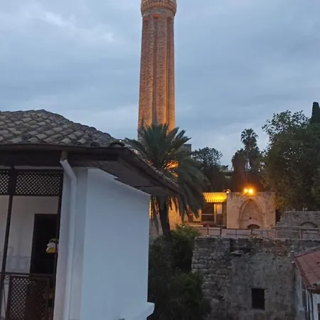 Проживание в семье Altun Pansiyon Анталья